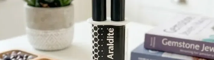 Araldite Crystal Syringe