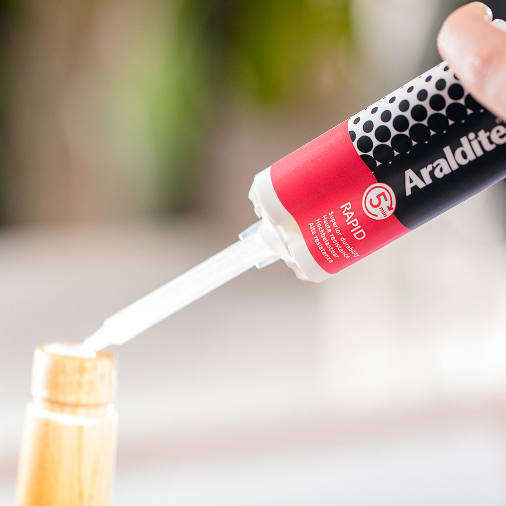Araldite Rapid Syringe | 5 Minute Fast Setting 2 Part Epoxy Glue |  Solvent-Free Professional Grade Strength for Multipurpose Use Water and  High